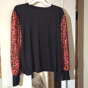 Chic Black Top with Animal Print Sleeves XL